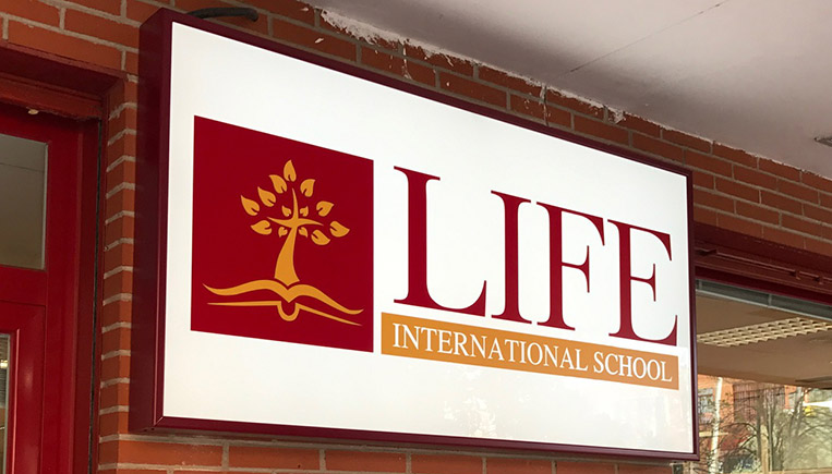 rotulo con iluminacion led