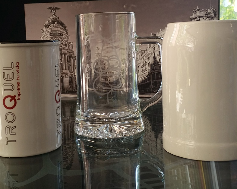 diseño y produccion de tazas y jarras